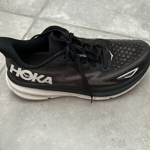 Hoka Clifton 9